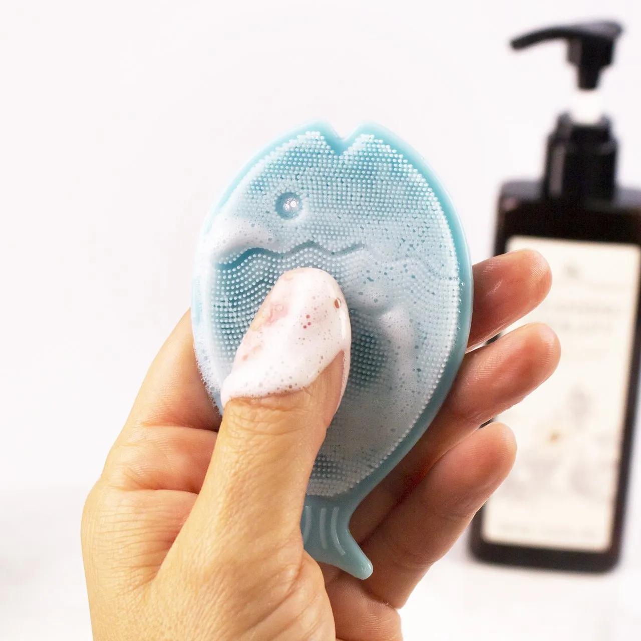 Silicone Mini Bath Scrub - Aqua Fish by InnoBaby