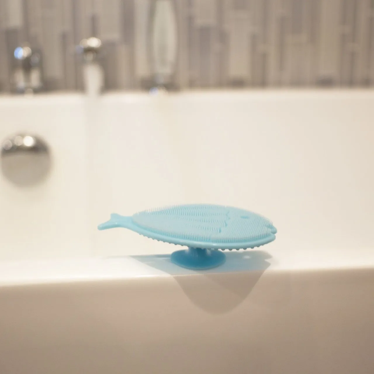 Silicone Mini Bath Scrub - Aqua Fish by InnoBaby